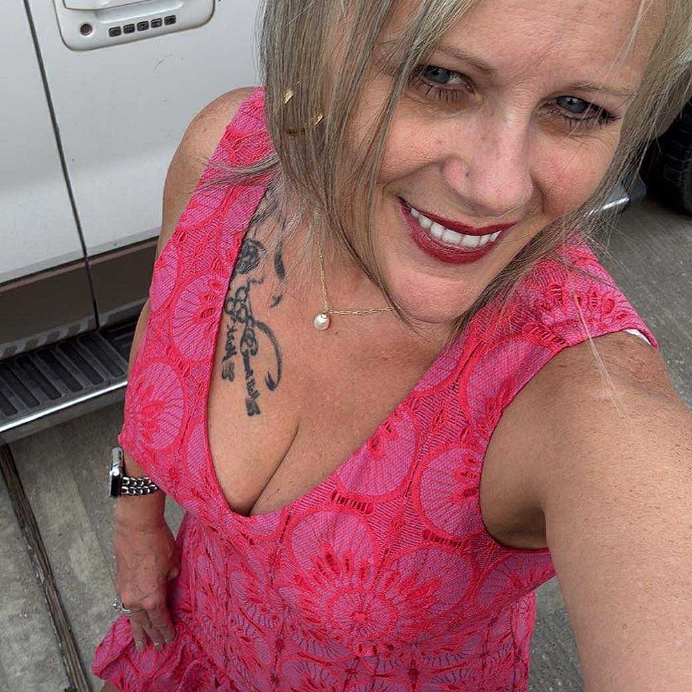 Meet your Posher, Dena